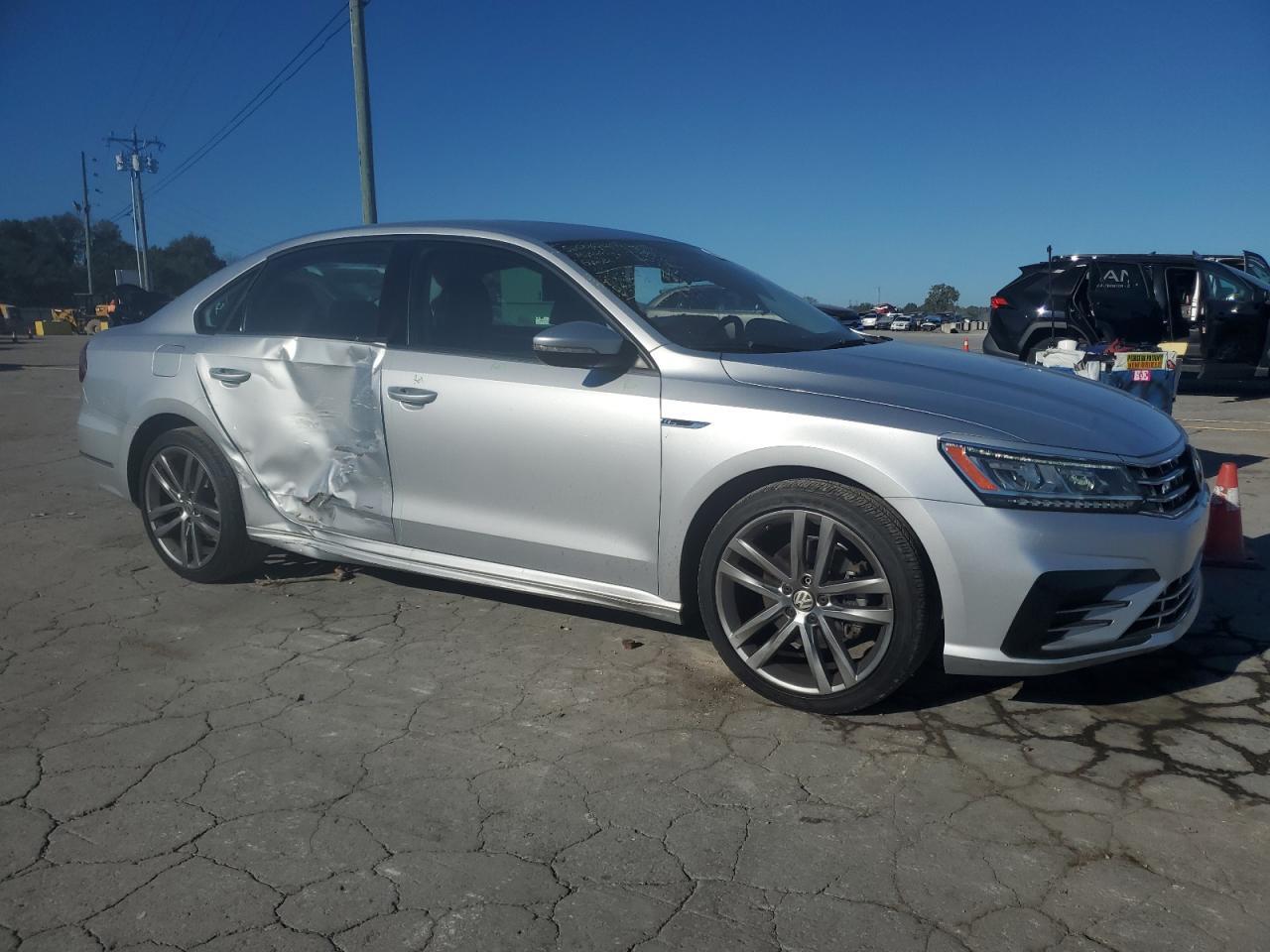 2018 Volkswagen Passat S - Фото 4