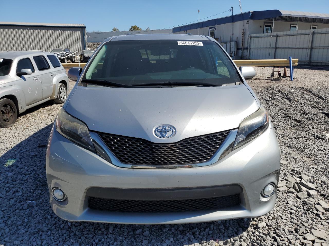 2015 Toyota Sienna Sport - Фото 5