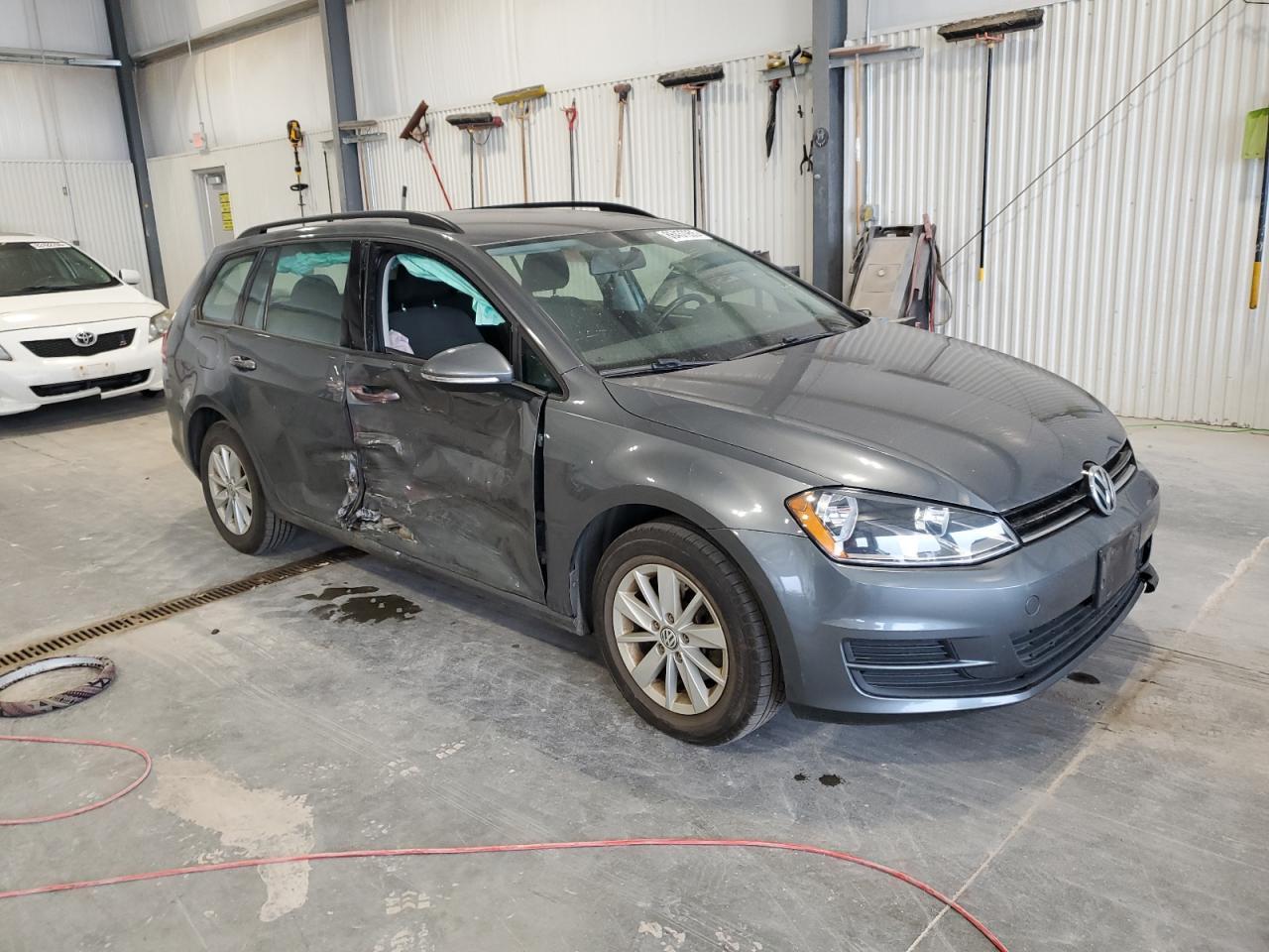 2017 Volkswagen Golf Sportwagen S - Фото 4