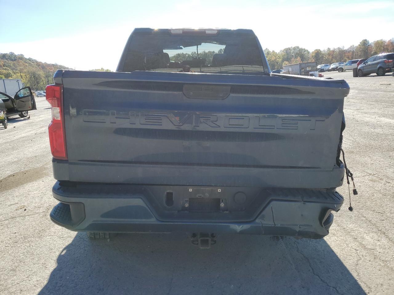 2019 Chevrolet Silverado K1500 Custom - Image 6