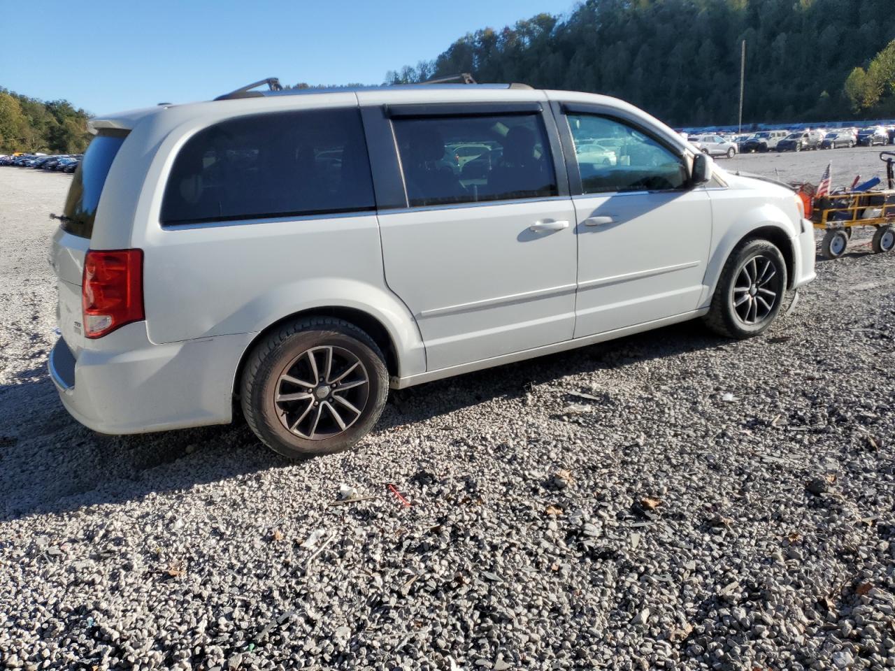 2017 Dodge Grand Caravan Sxt - Фото 3