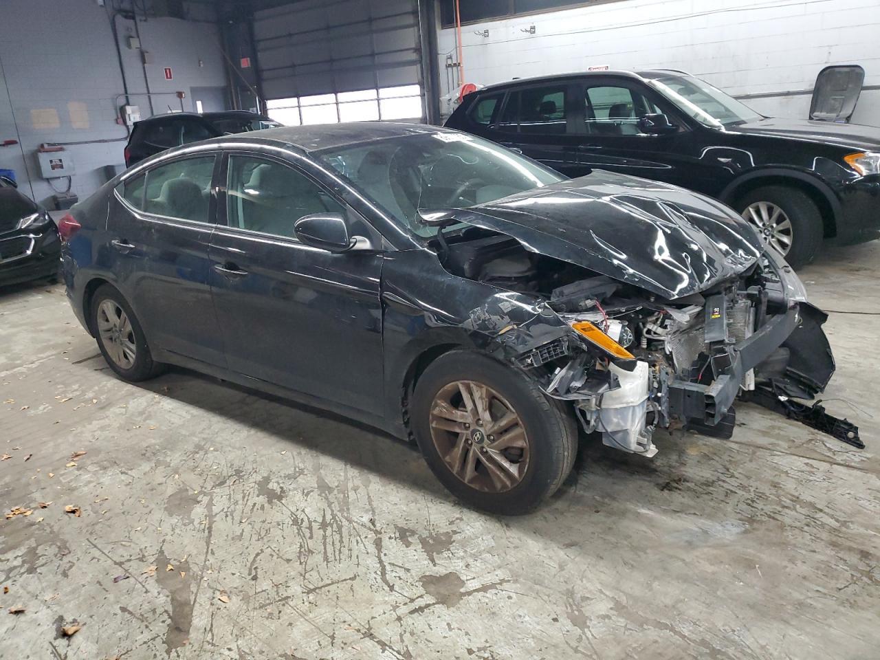 2019 Hyundai Elantra Sel - Фото 4