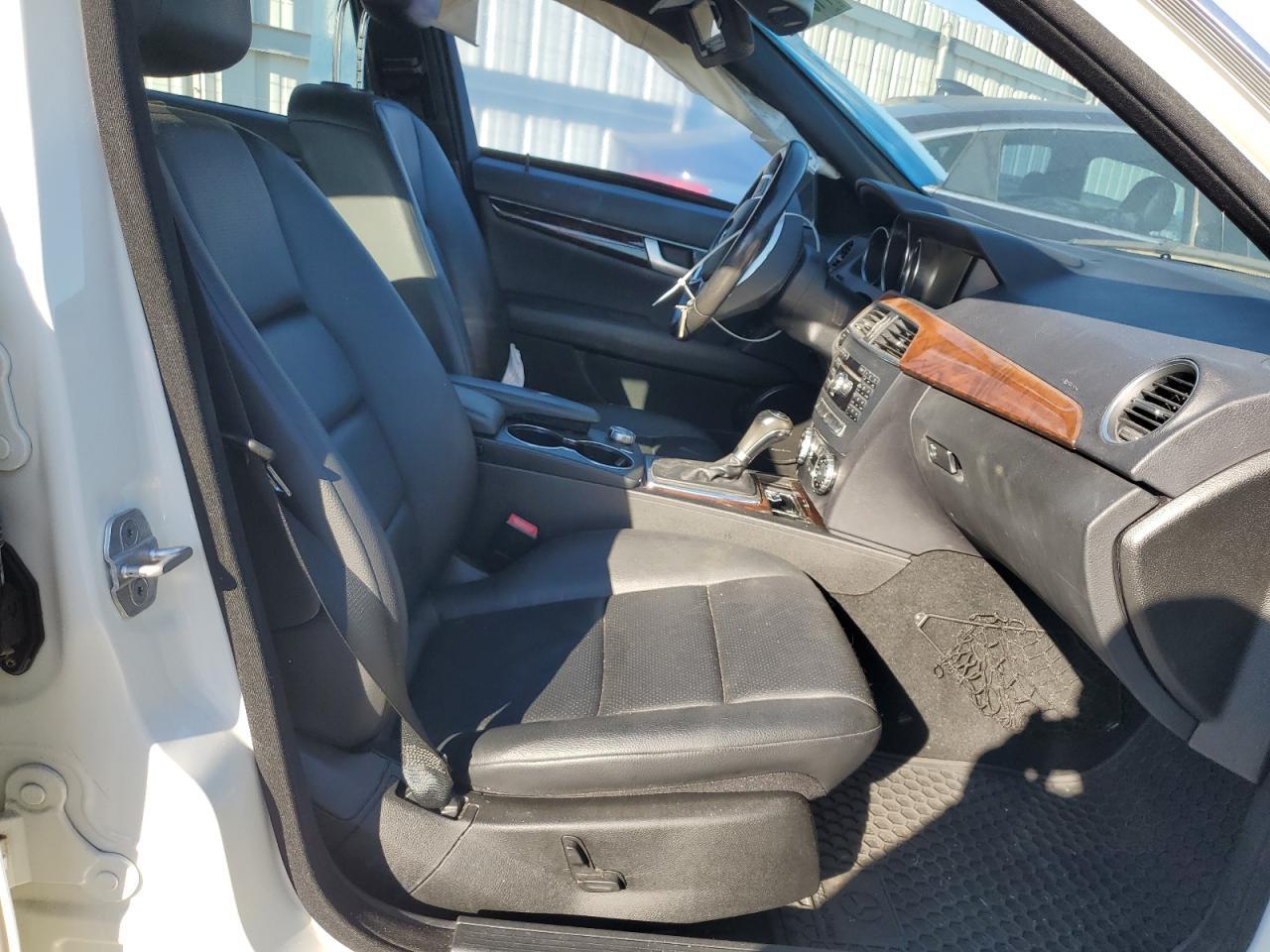 2012 Mercedes-Benz C 250 - Фото 7