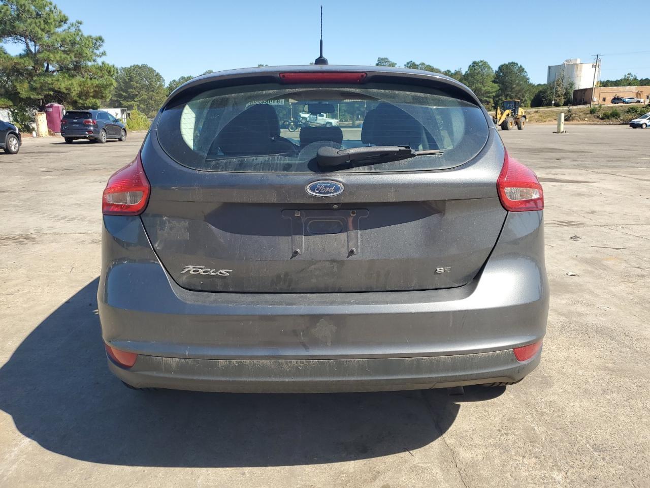 2017 Ford Focus Se - Image 6