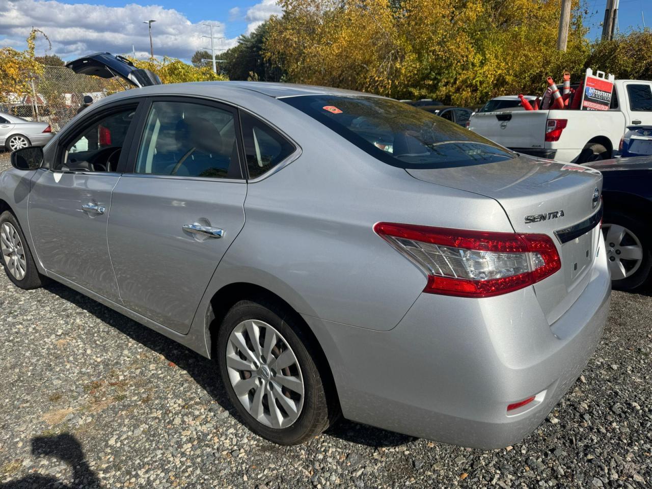 2014 Nissan Sentra S - Фото 3
