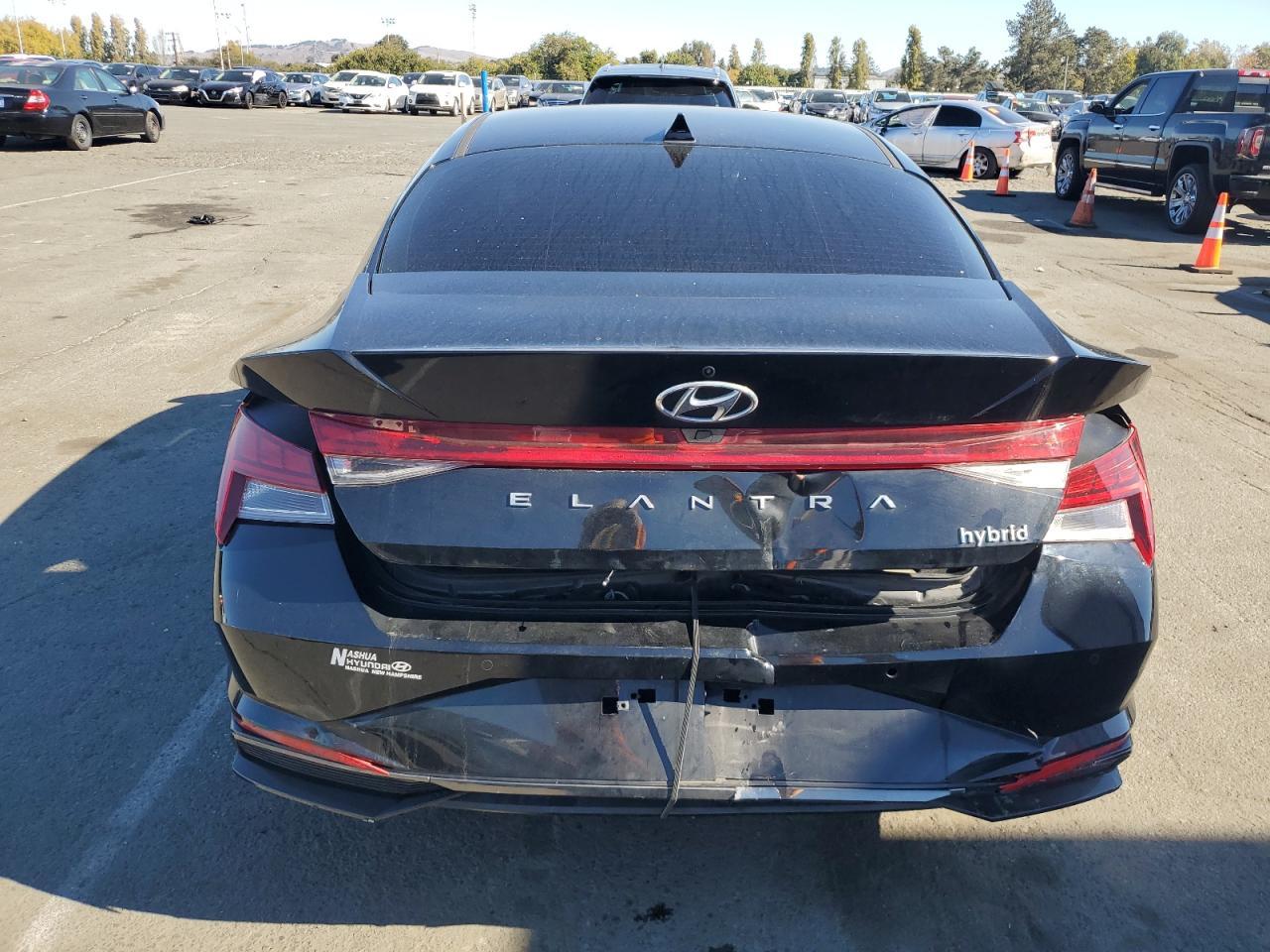 2023 Hyundai Elantra Limited - Image 6