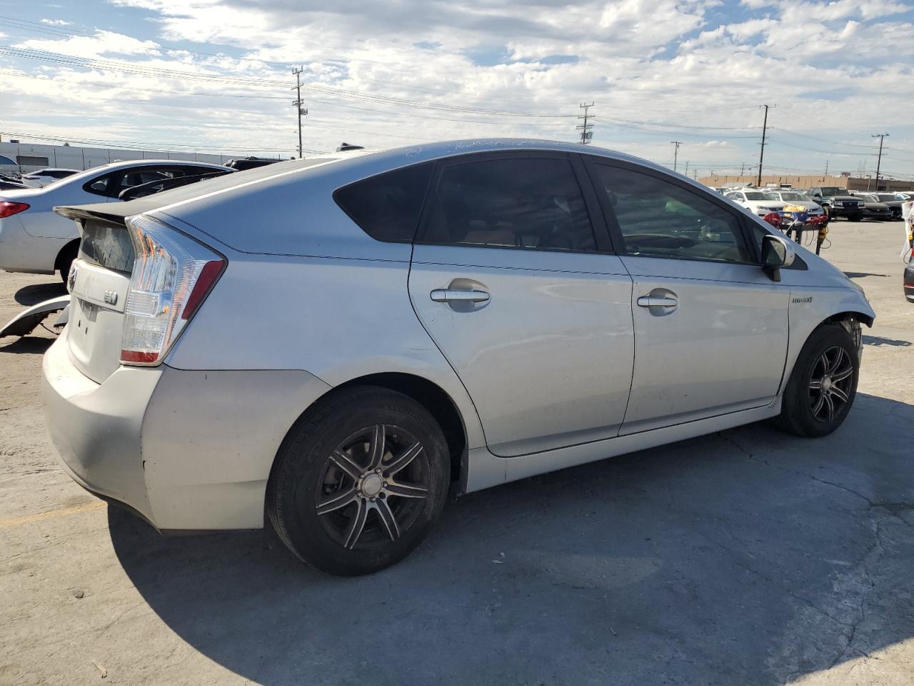 2010 Toyota Prius - Фото 3