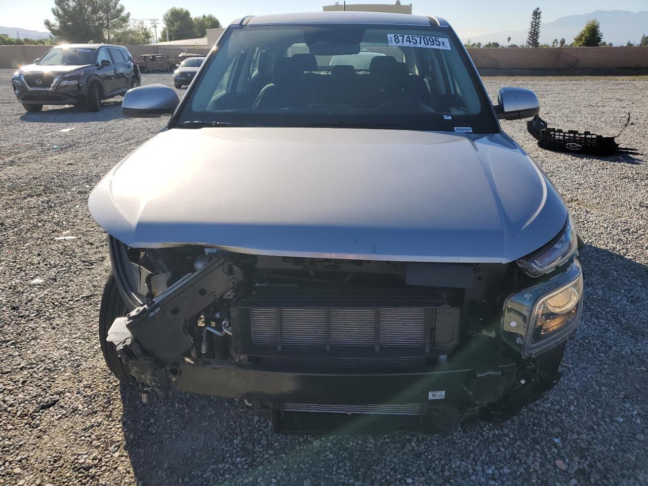 2025 Hyundai Venue Se - Image 5