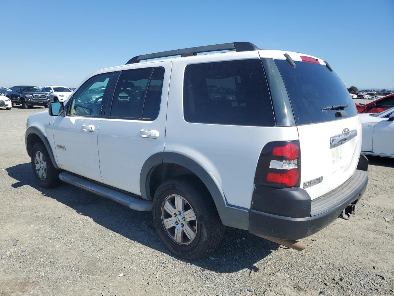 2007 Ford Explorer Xlt - Фото 2