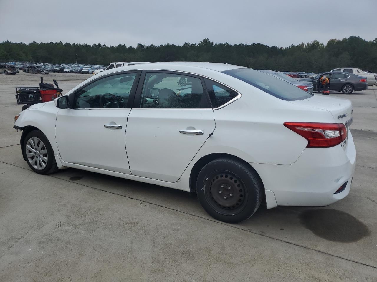 2016 Nissan Sentra S - Фото 2