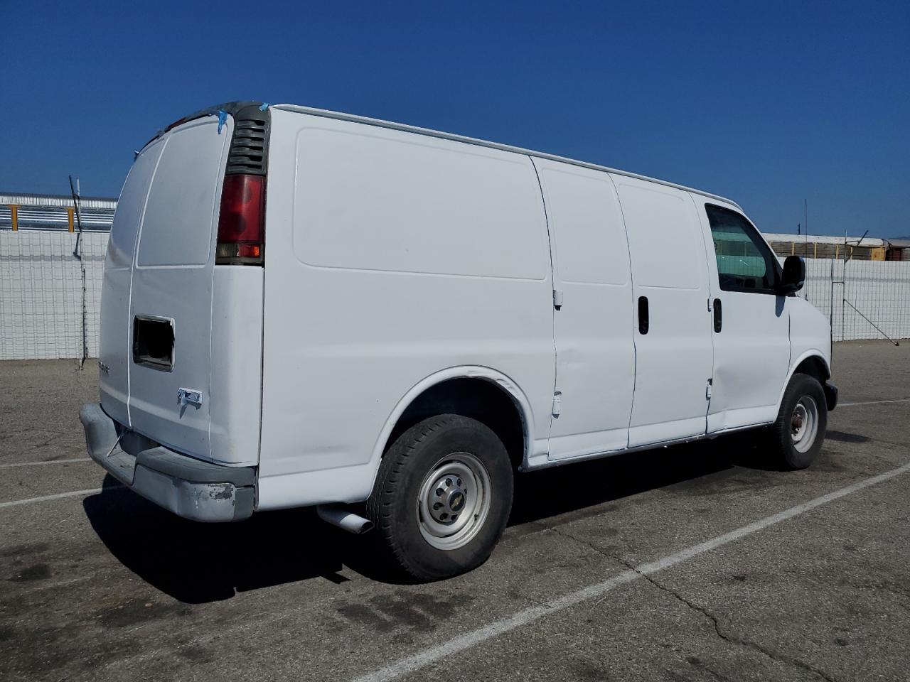 2000 Chevrolet Express G3500 - Фото 3