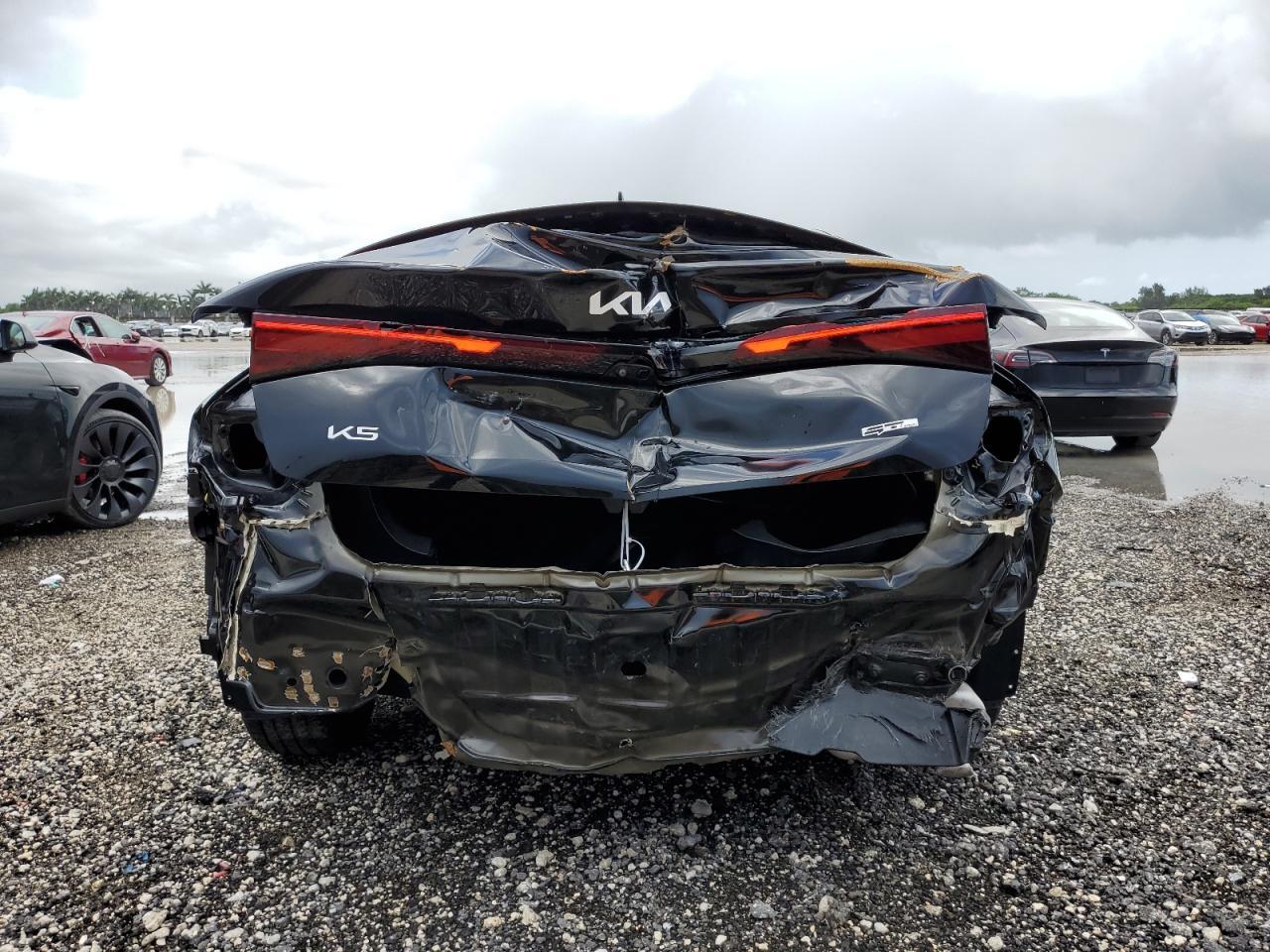2025 Kia K5 Gt Line - Image 6