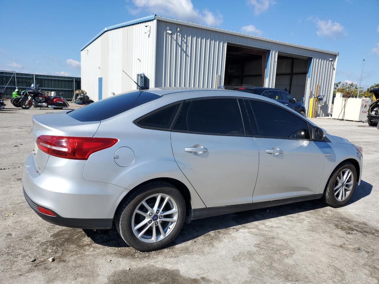 2017 Ford Focus Se - Image 3