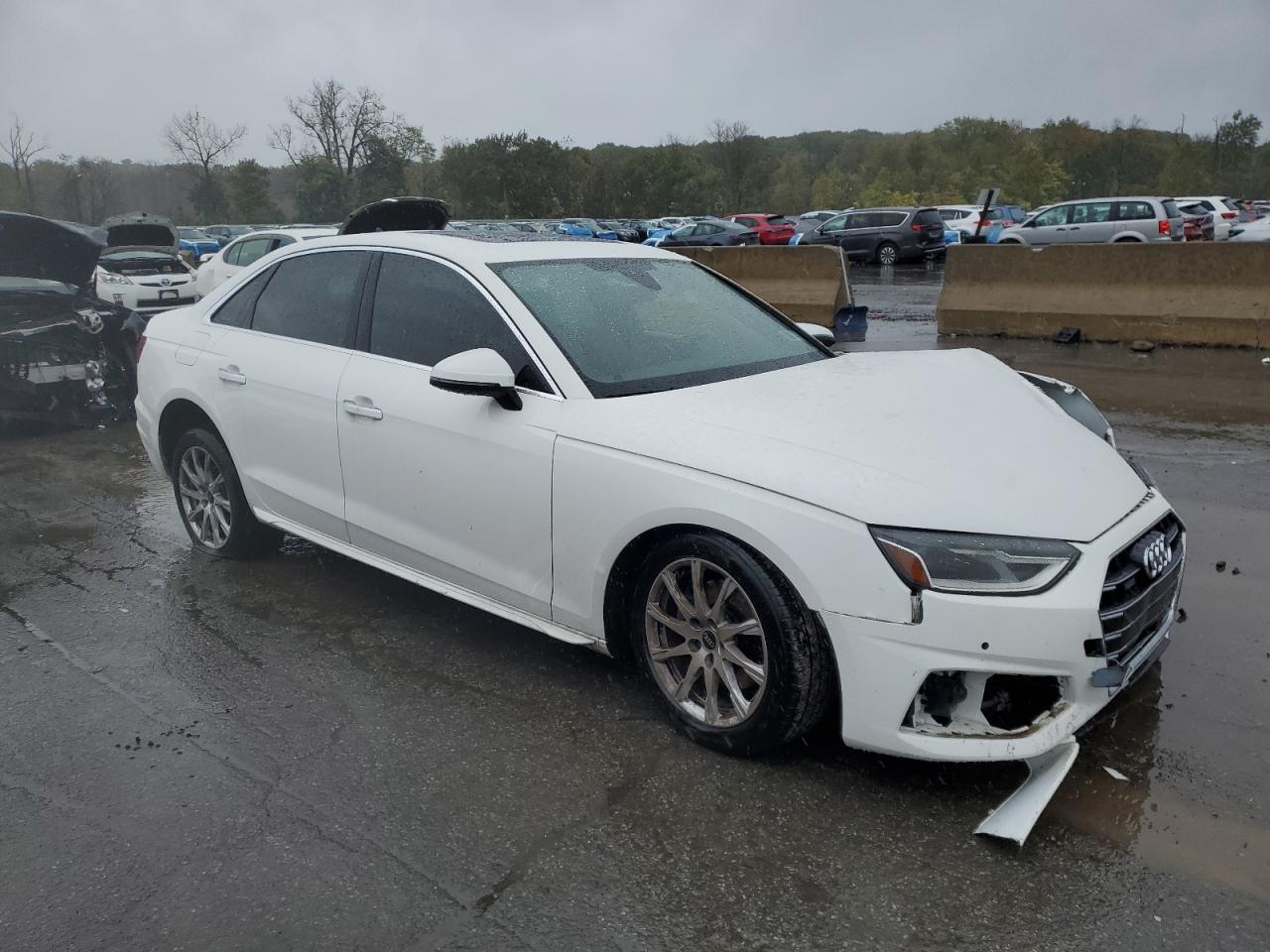 2022 Audi A4 Premium 40 - Фото 4