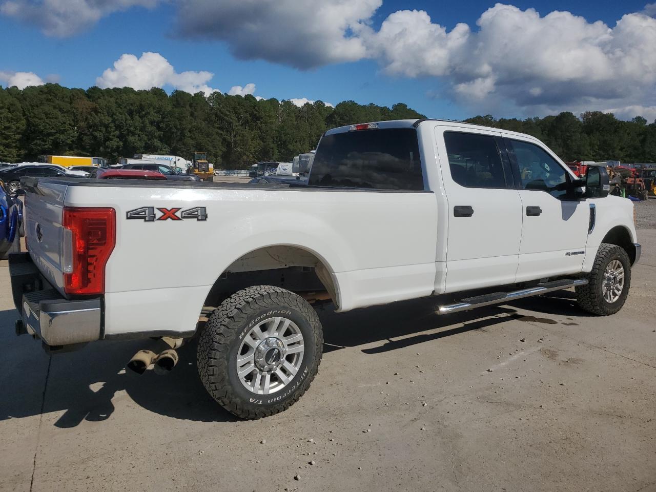 2017 Ford F250 Super Duty - Фото 3