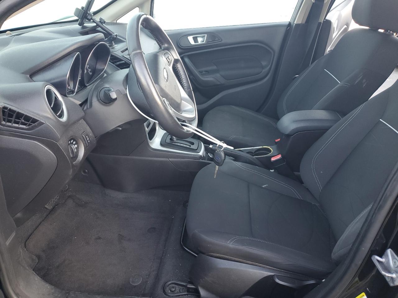 2014 Ford Fiesta Se - Фото 7