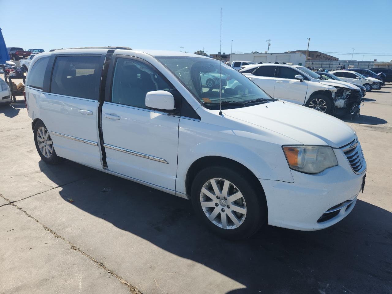 2014 Chrysler Town & Country Touring - Фото 4