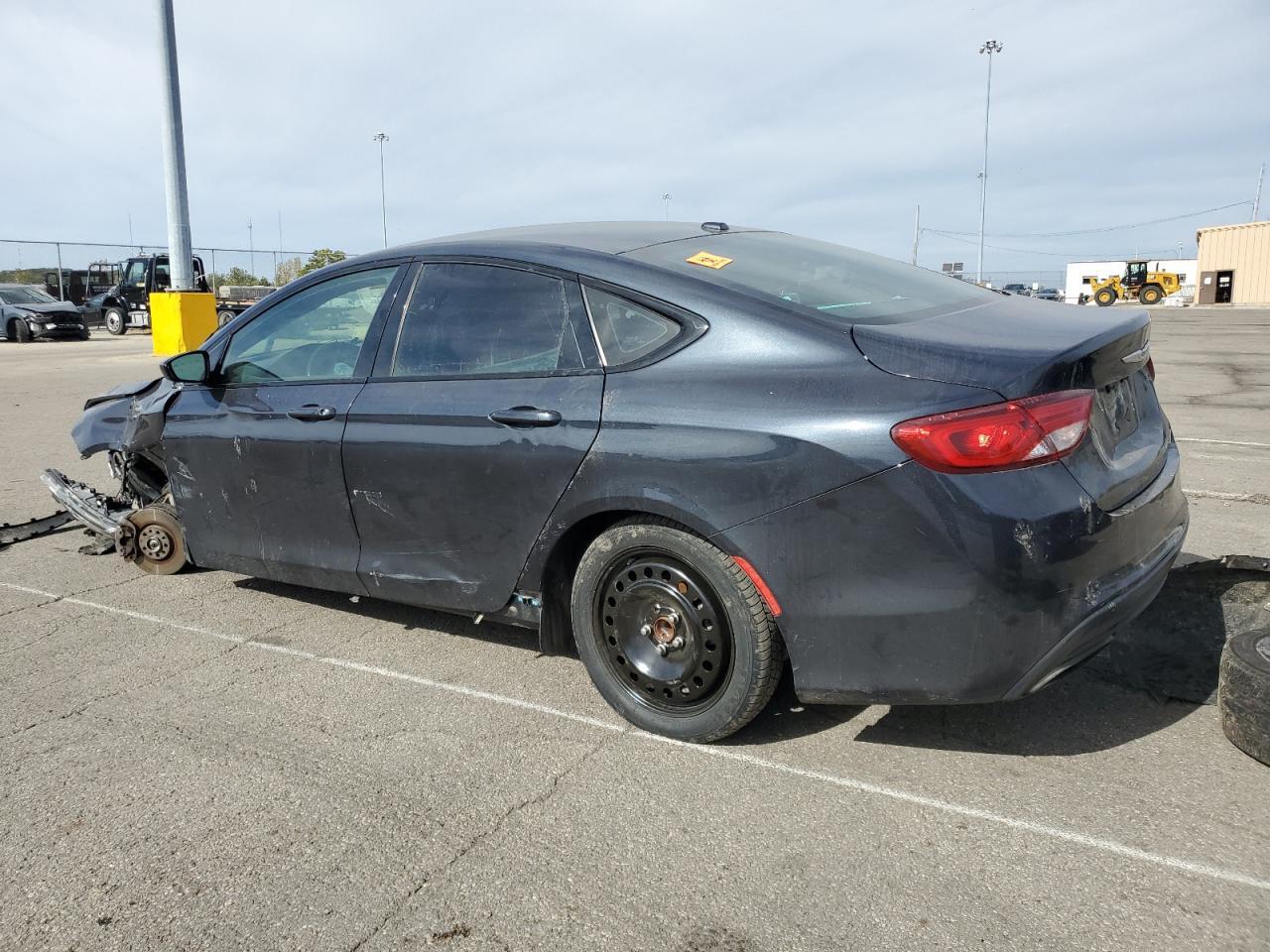 2016 Chrysler 200 S - Фото 2