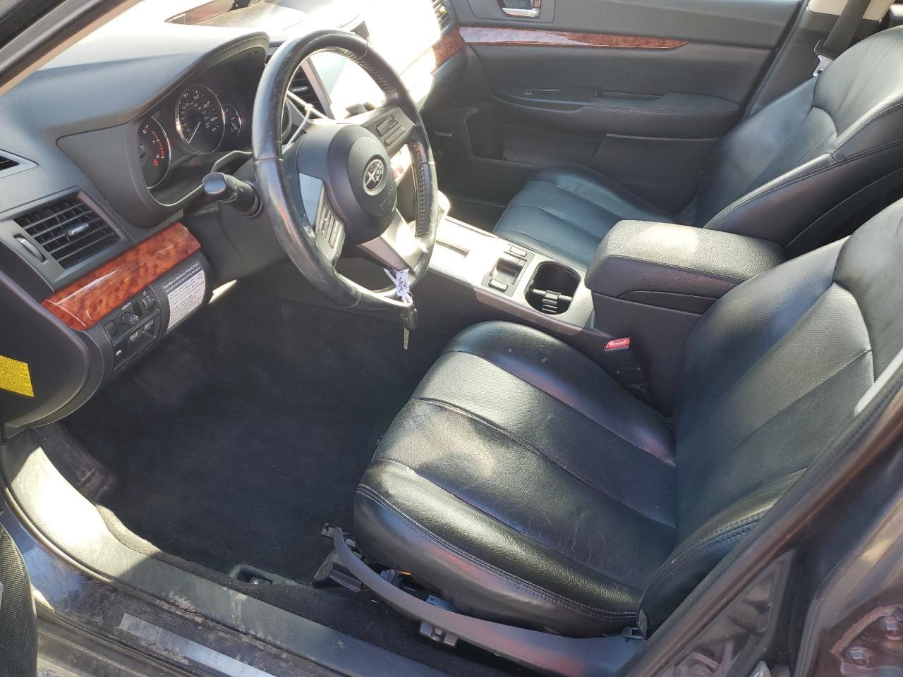 2011 Subaru Outback 2.5I Limited - Image 7