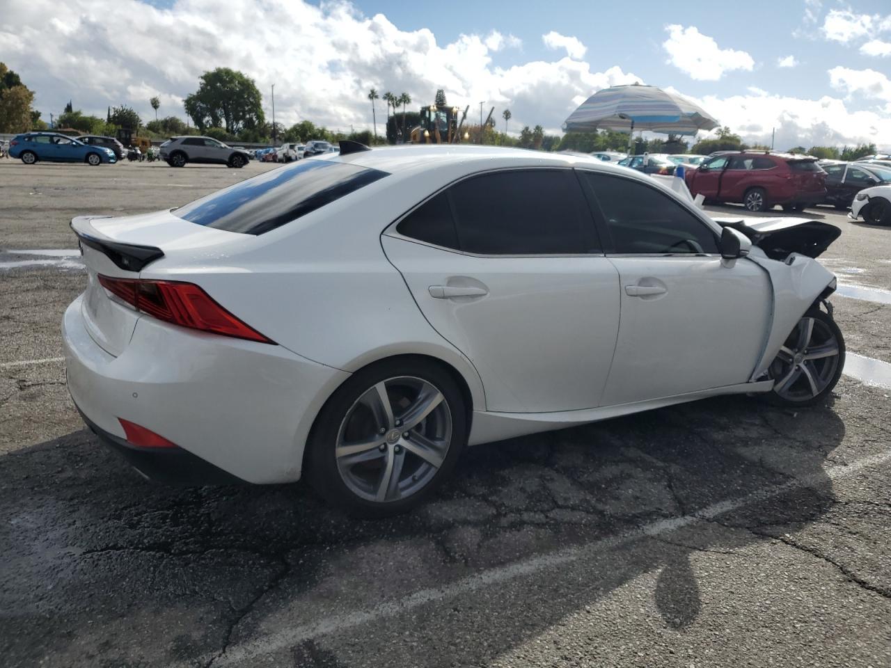 2017 Lexus Is 200T - Фото 3