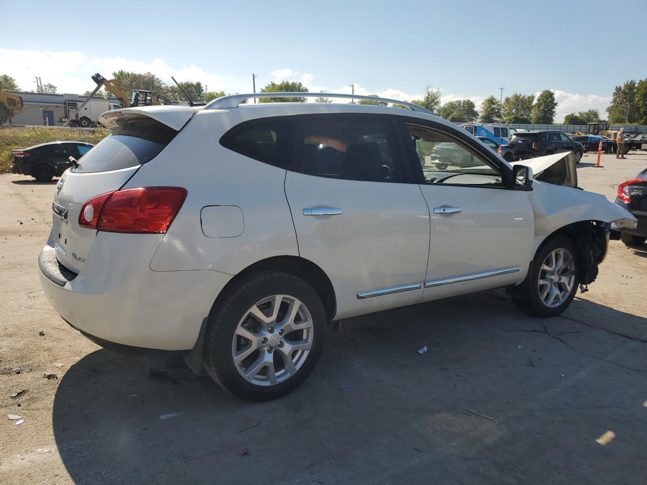 2013 Nissan Rogue S - Фото 3