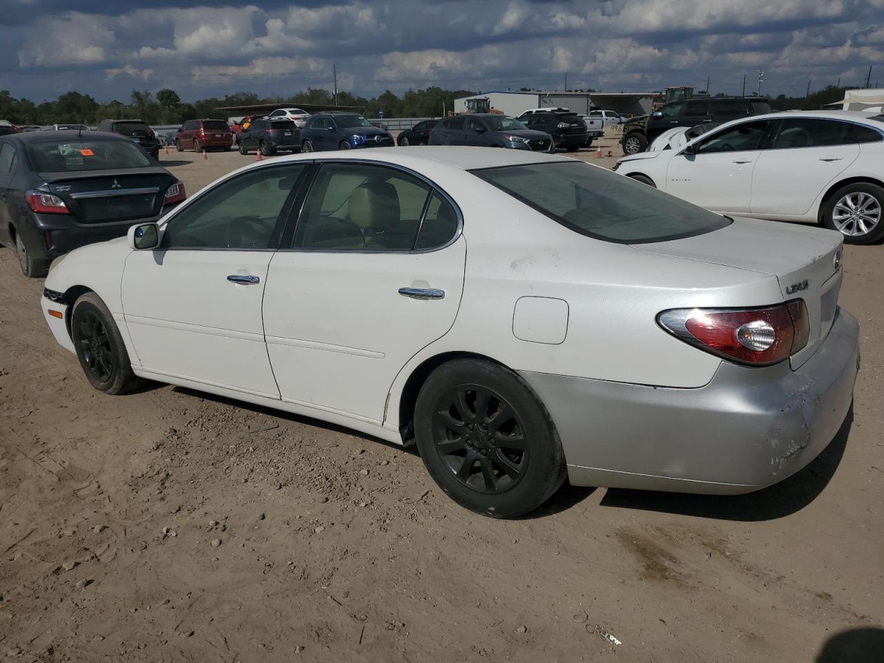 2004 Lexus Es 330 - Image 2