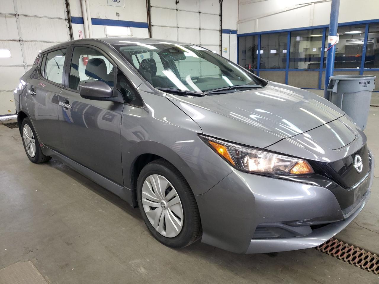 2023 Nissan Leaf S - Фото 4