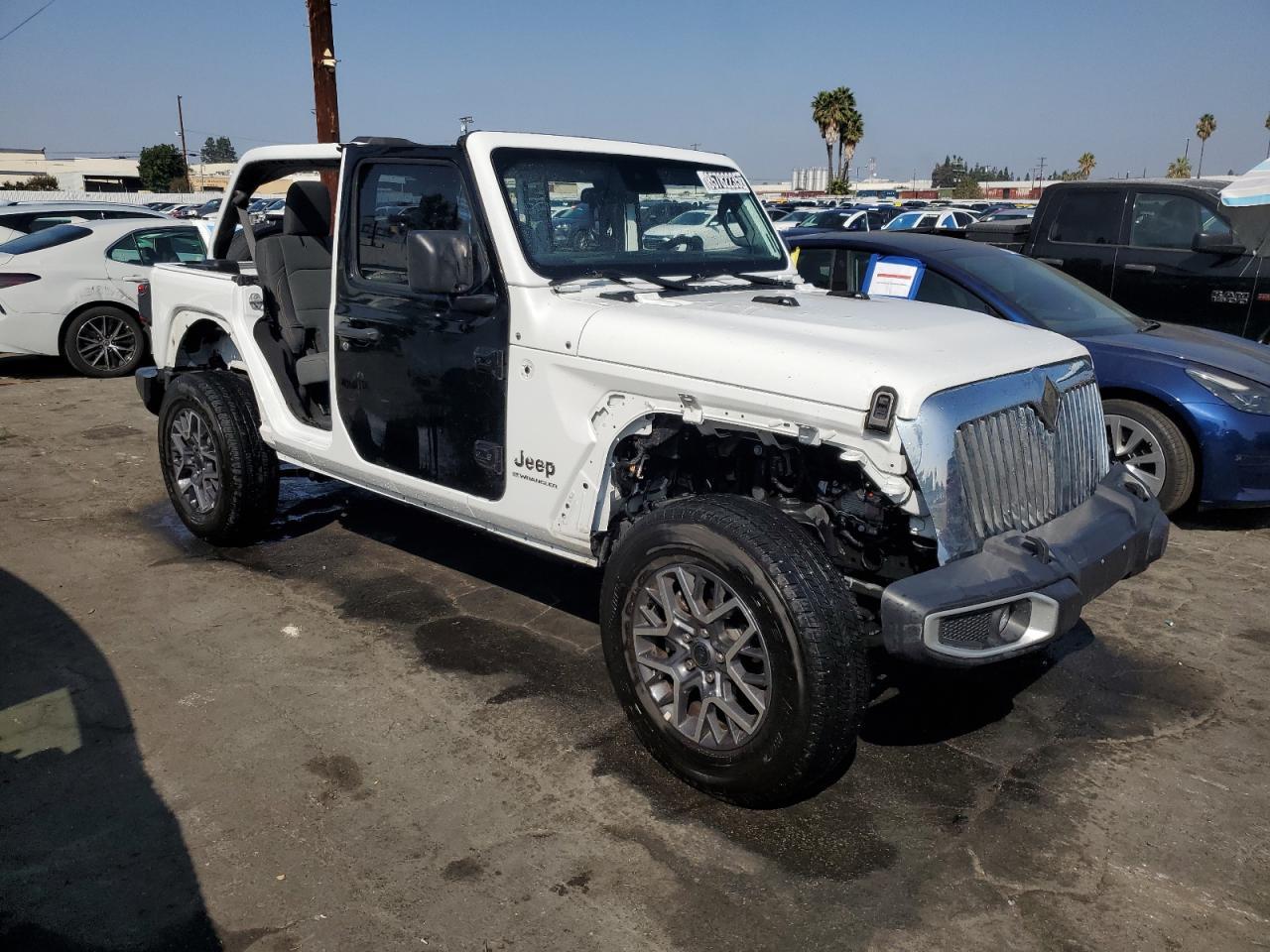 2025 Jeep Wrangler Sahara - Фото 4
