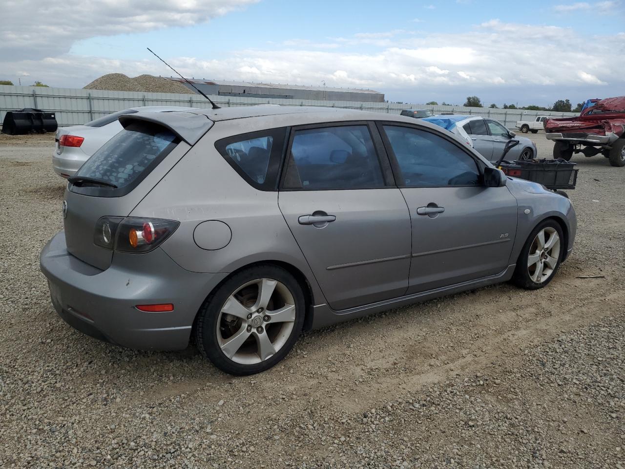 2005 Mazda 3 Hatchback - Фото 3