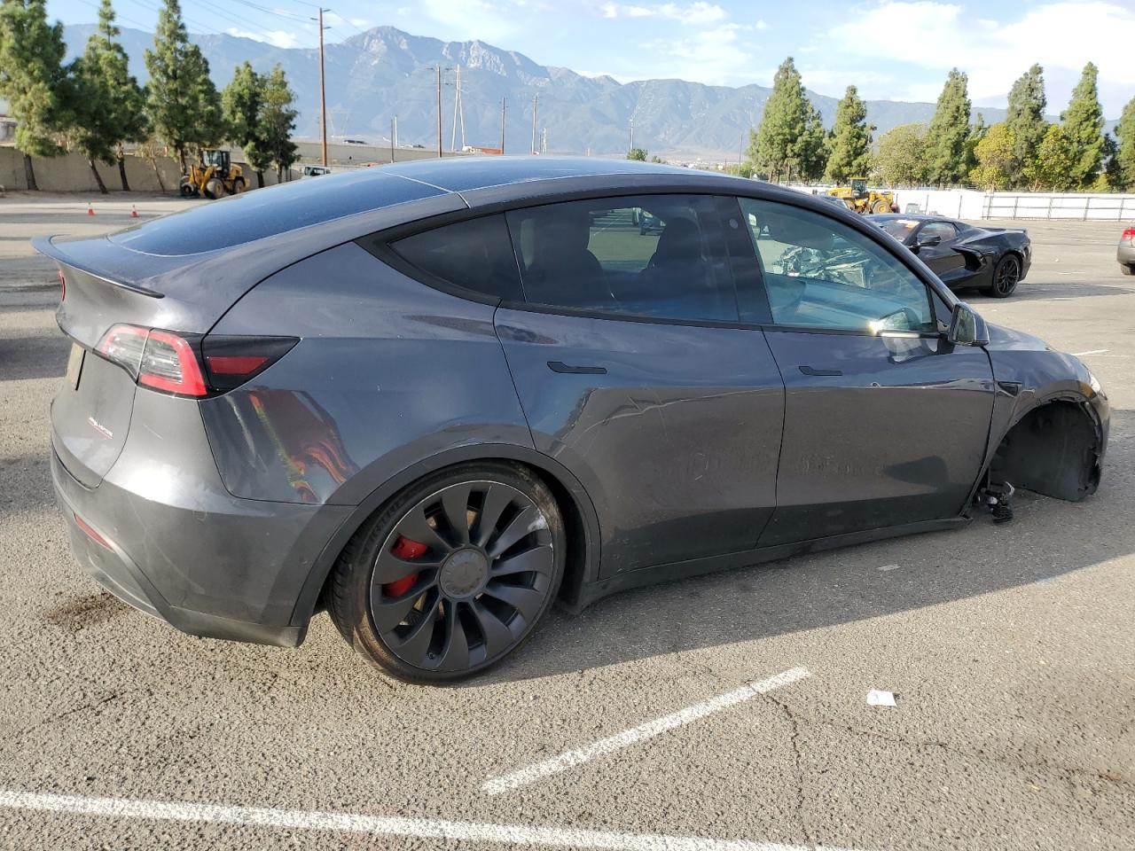 2022 Tesla Model Y - Фото 3