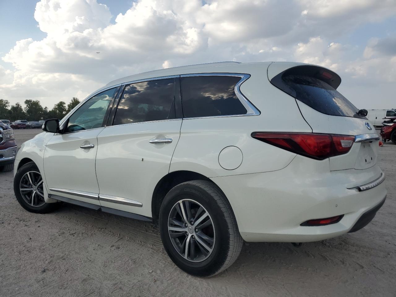2017 Infiniti Qx60 - Image 2