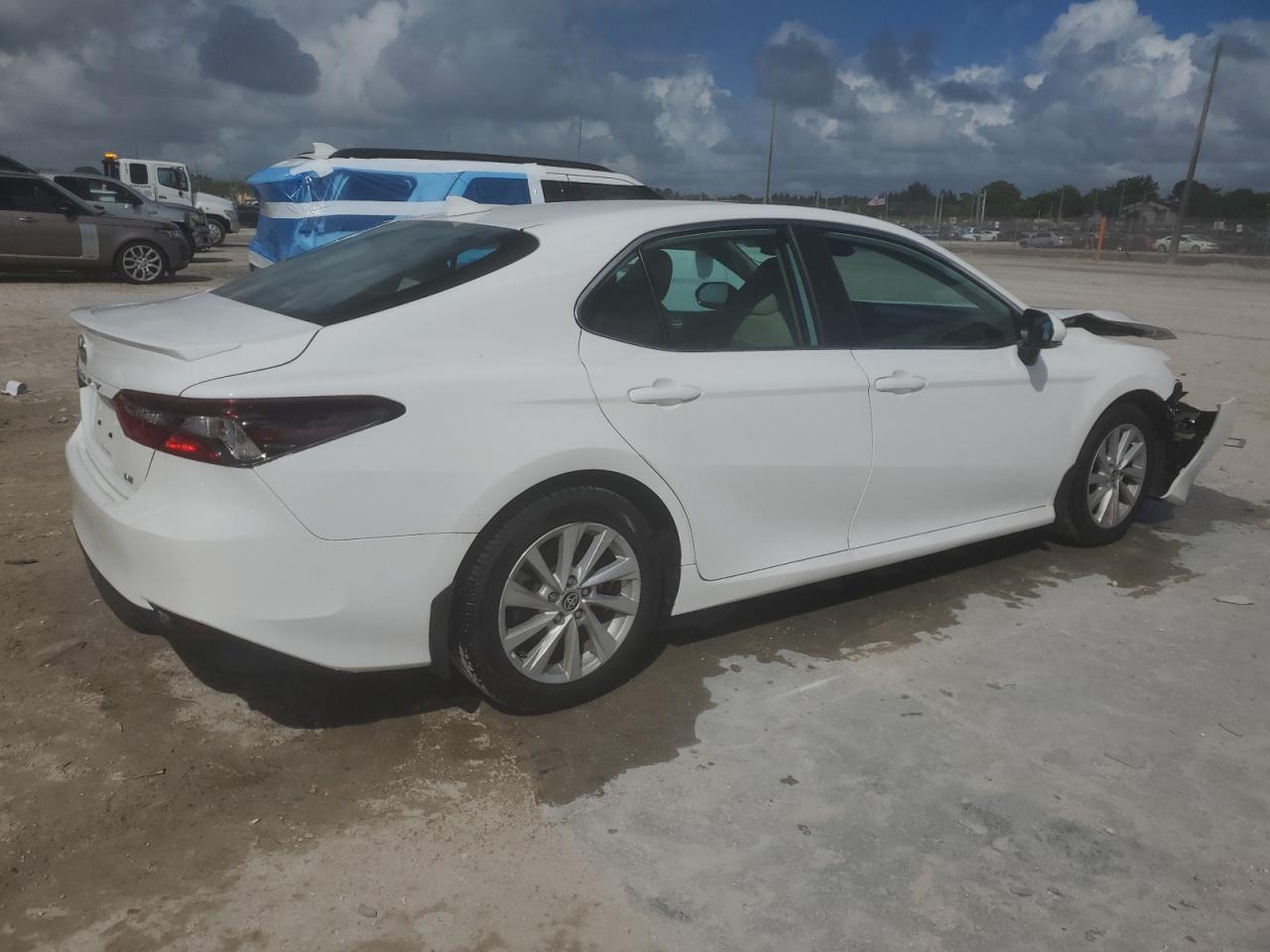 2022 Toyota Camry Le - Image 3