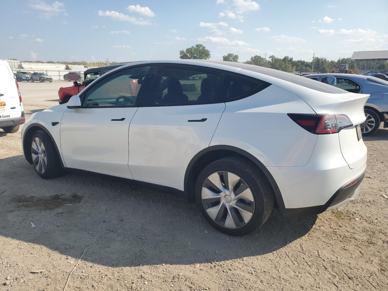 2023 Tesla Model Y - Image 2