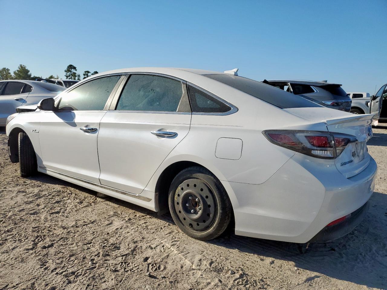 2016 Hyundai Sonata Hybrid - Image 2