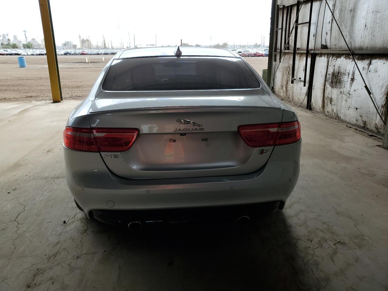 2018 Jaguar Xe S - Фото 6