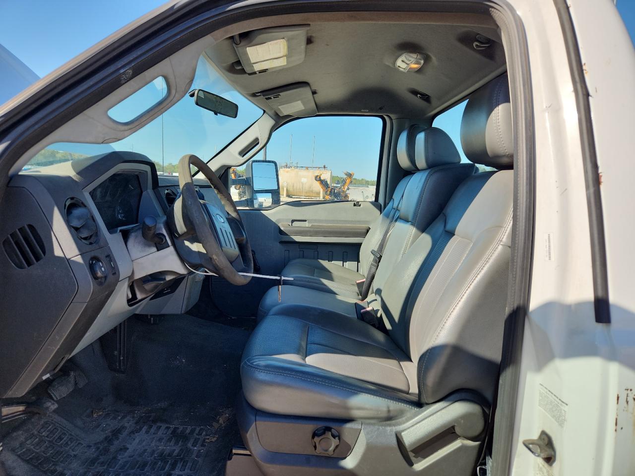 2011 Ford F350 Flat Bed Truck - Фото 7