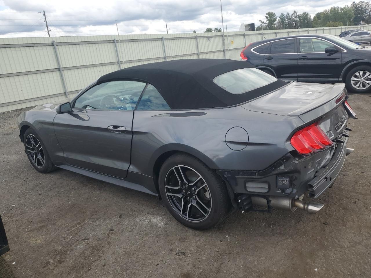 2022 Ford Mustang - Фото 2