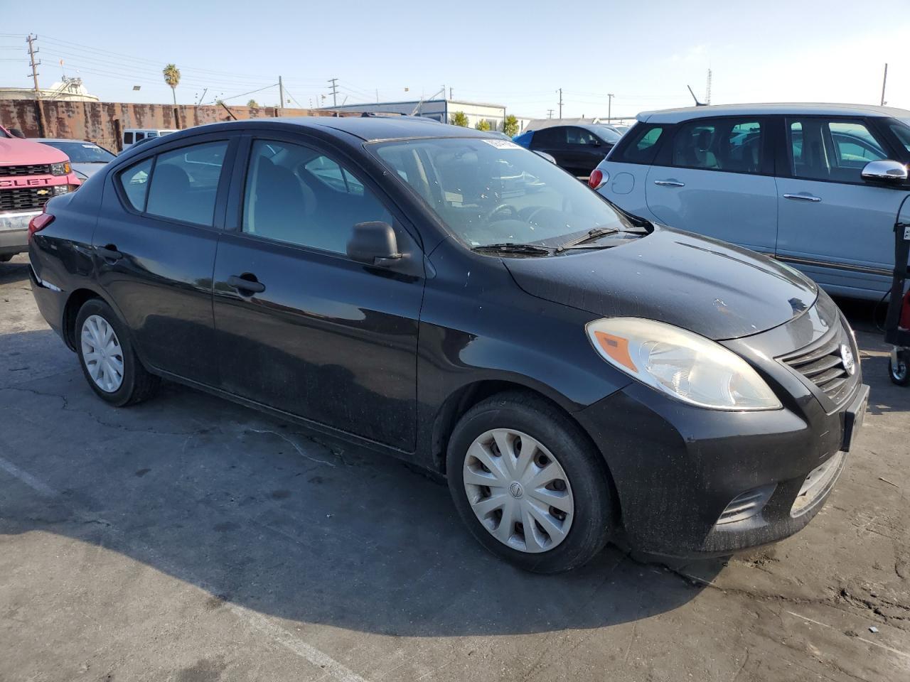 2012 Nissan Versa S - Фото 4