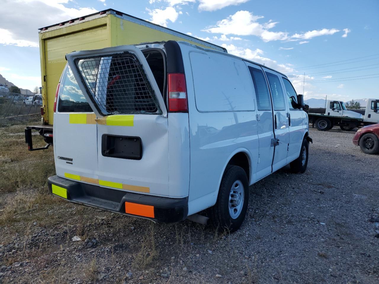 2016 Chevrolet Express G2500 - Фото 3