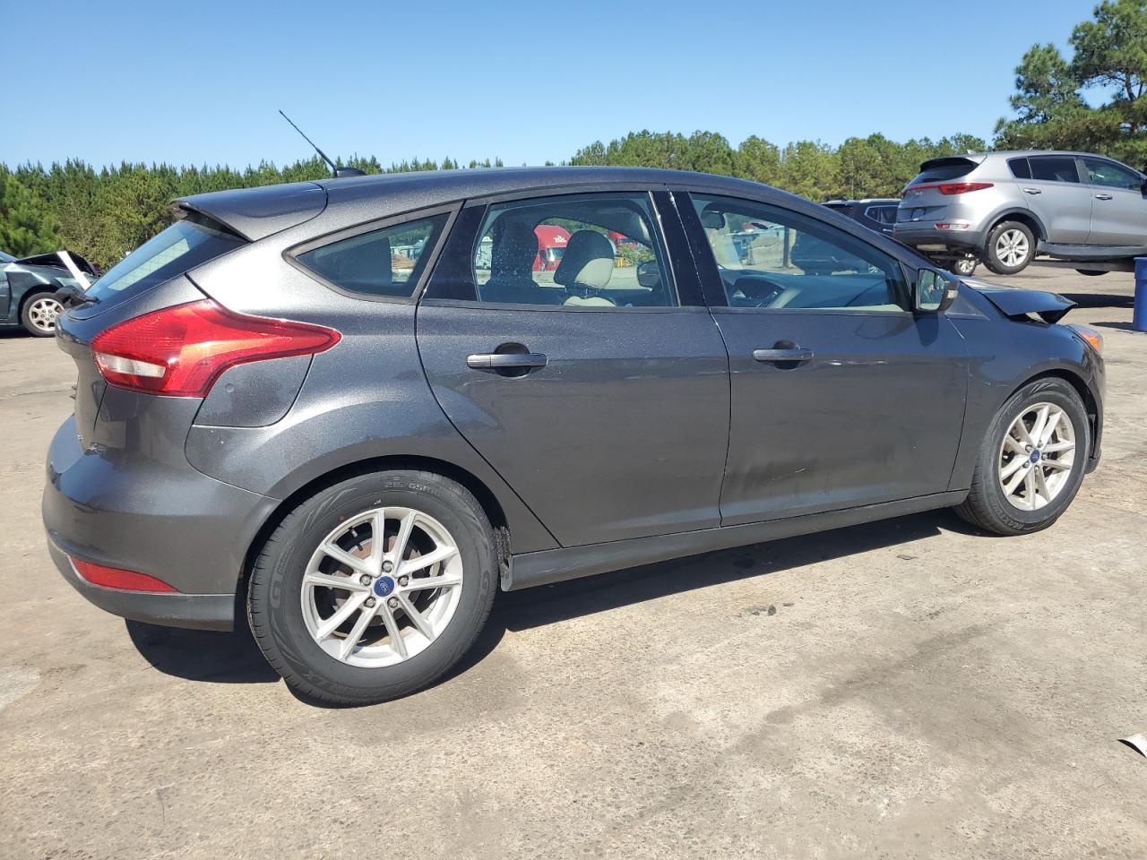2017 Ford Focus Se - Image 3