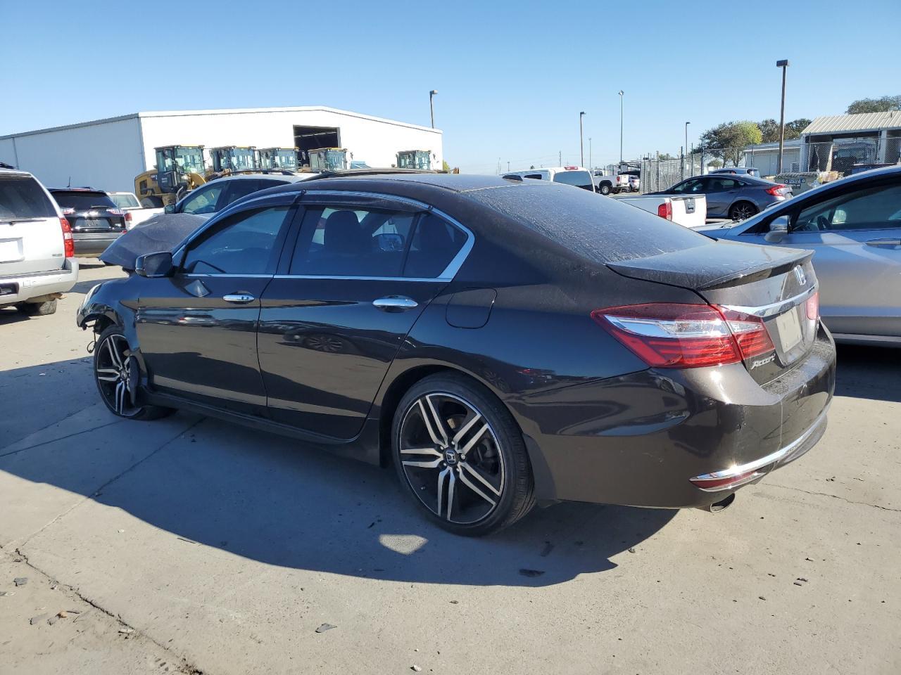 2017 Honda Accord Touring - Фото 2