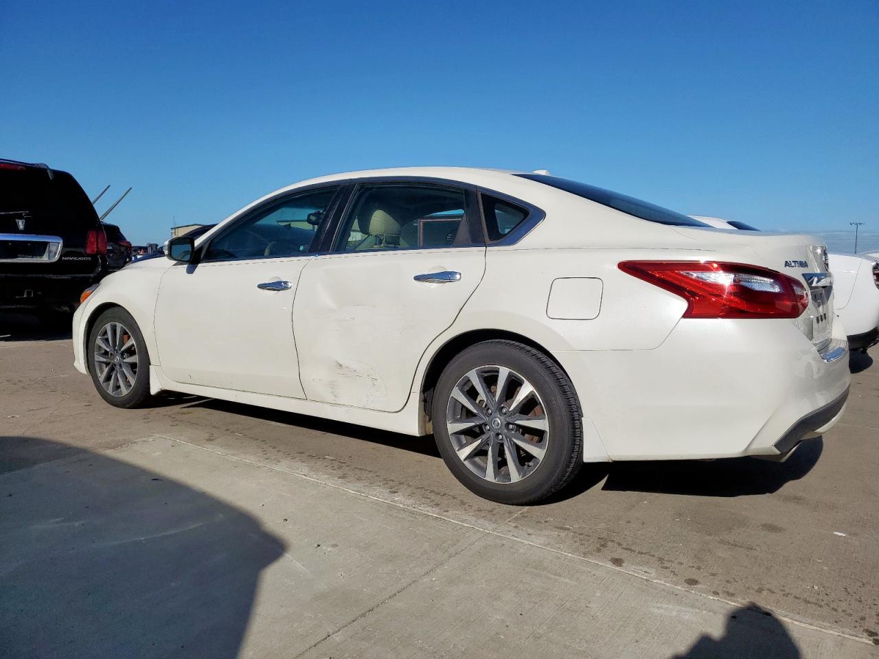 2016 Nissan Altima 2.5 - Image 2