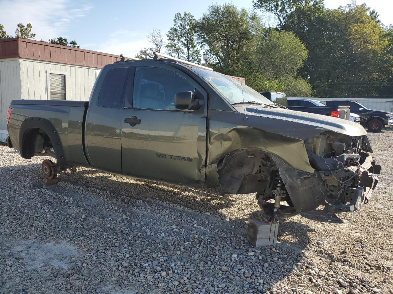 2005 Nissan Titan Xe - Image 4