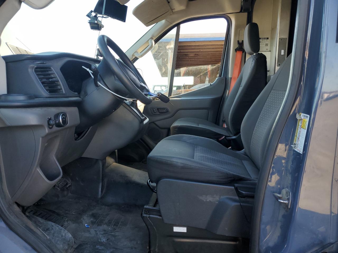 2020 Ford Transit 250 Delivery Van - Фото 7