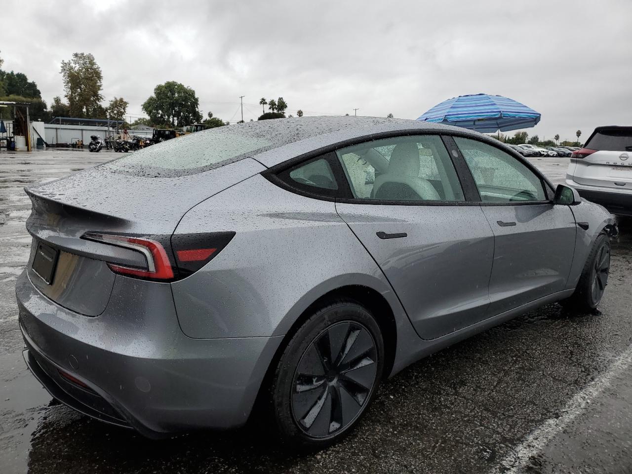 2025 Tesla Model 3 - Image 3