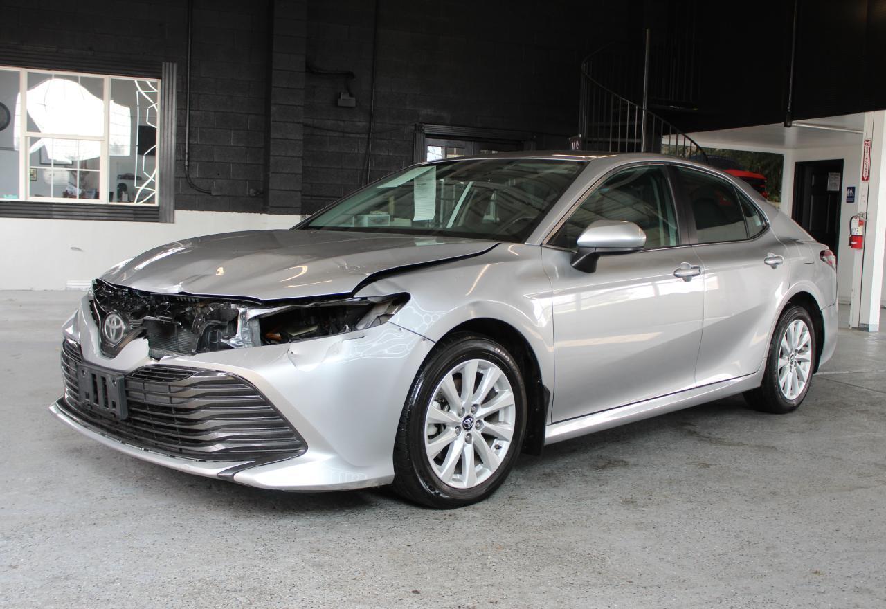 2019 Toyota Camry L - Фото 2