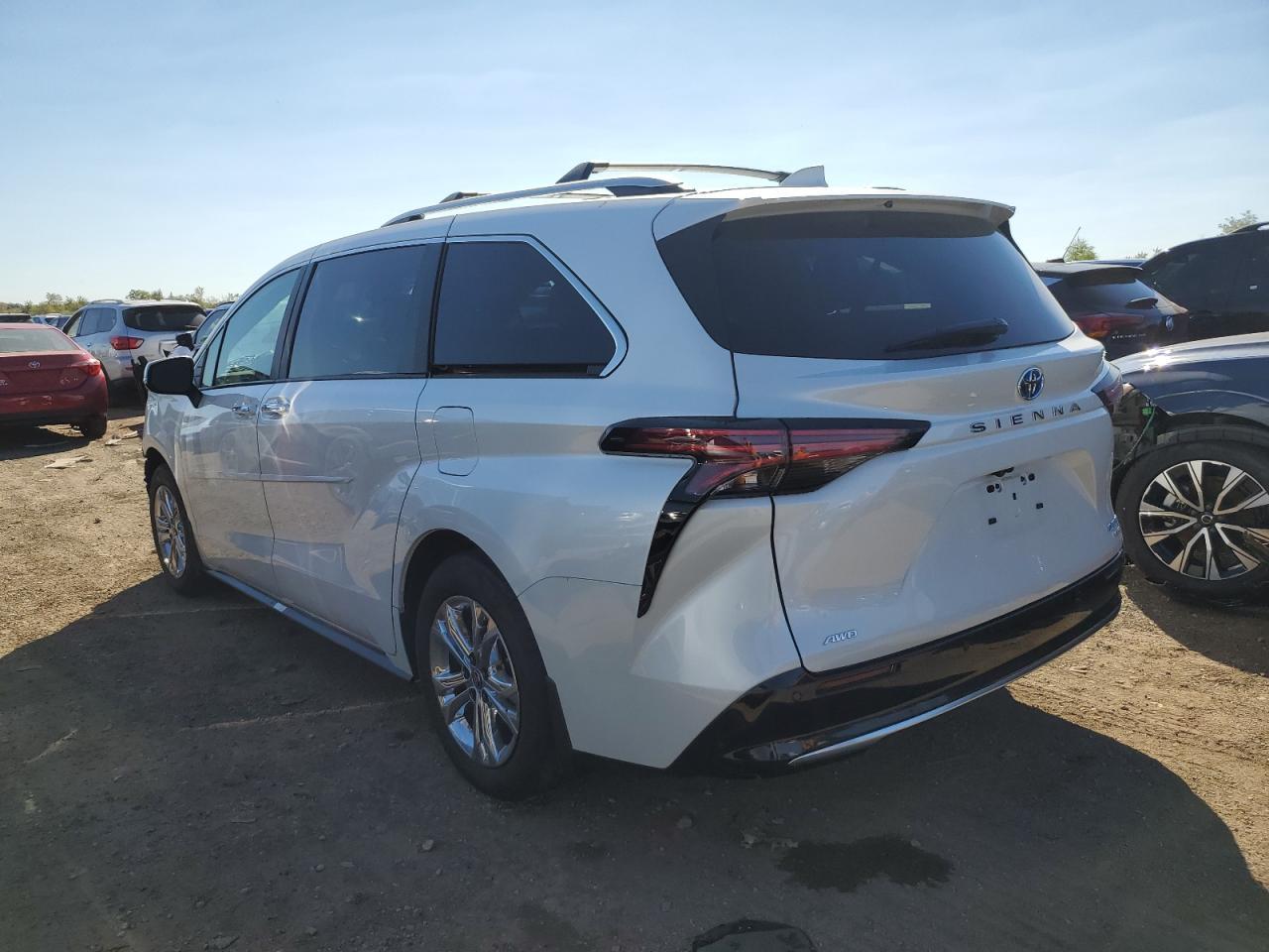 2024 Toyota Sienna Limited - Фото 2