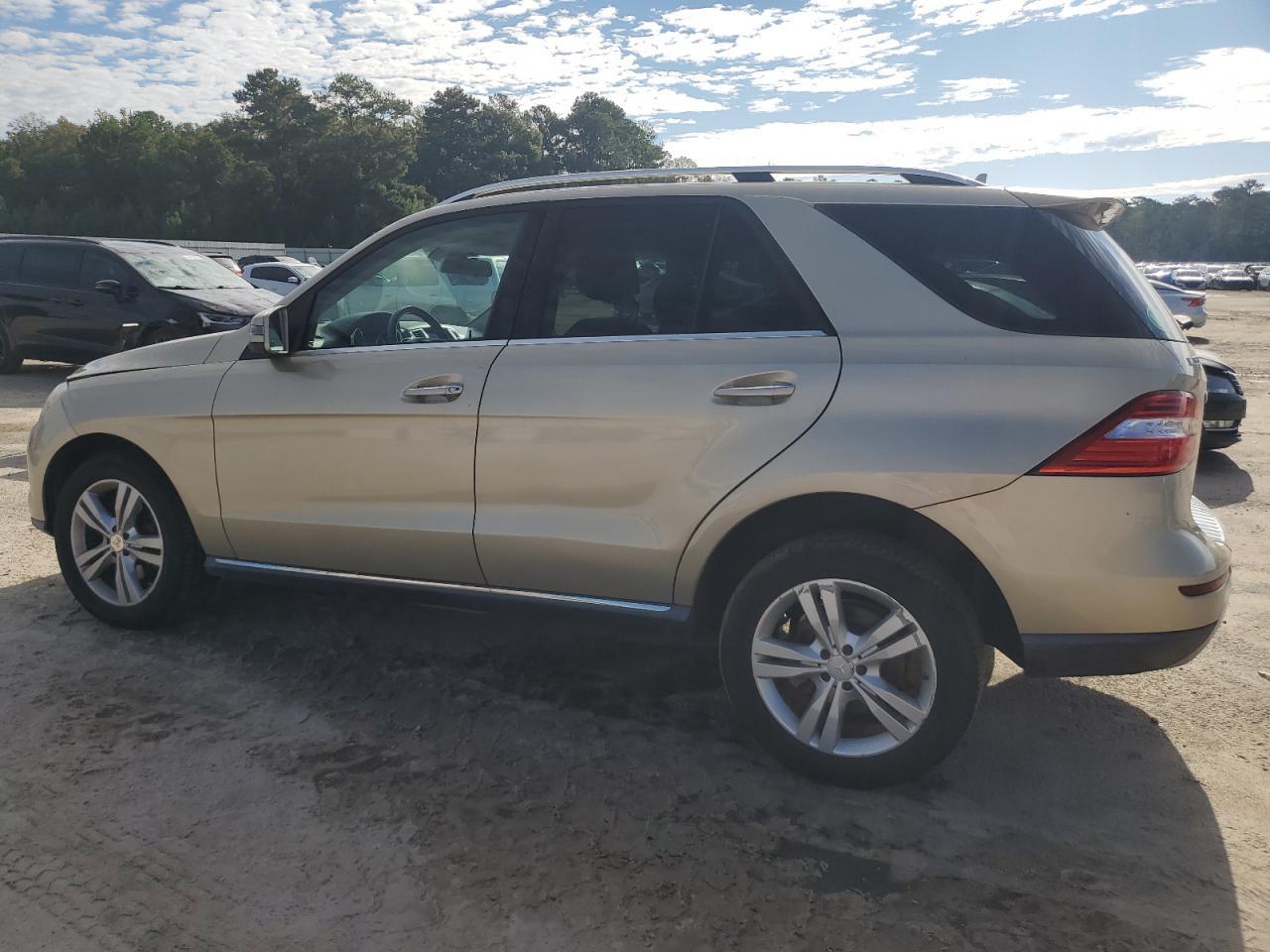 2013 Mercedes-Benz Ml 350 4Matic - Image 2