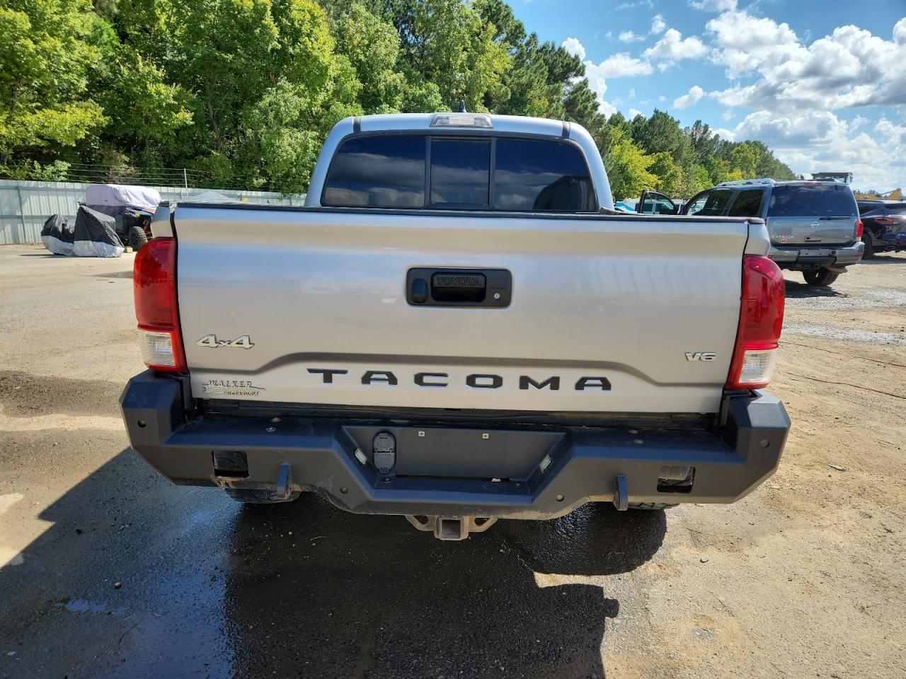 2020 Toyota Tacoma Double Cab - Image 6