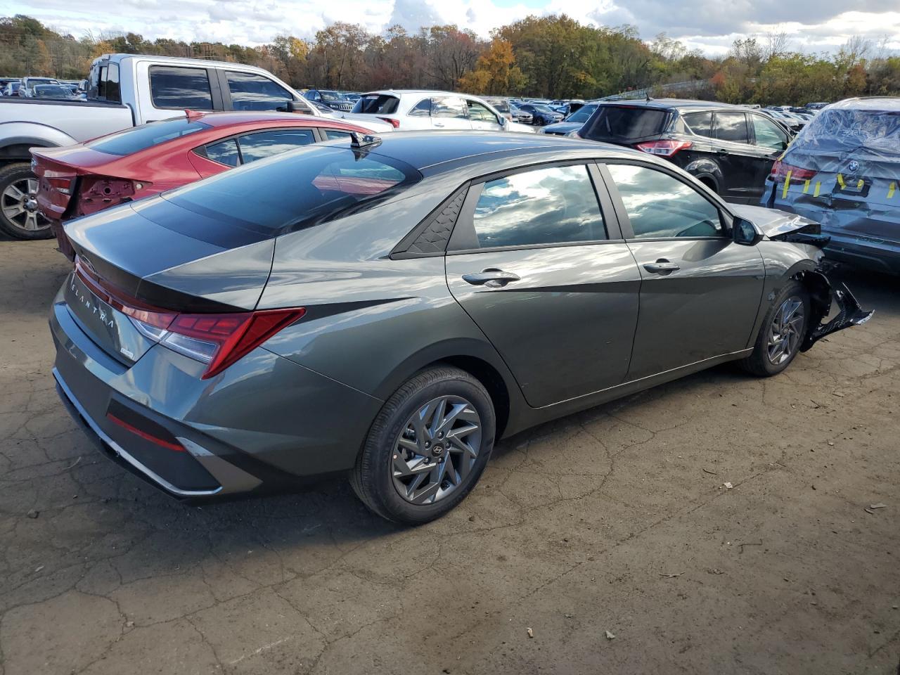 2025 Hyundai Elantra Blue - Image 3